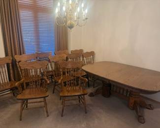 OAKWOOD INDUSTRIES AMISH CRAFTMANSHIP  DINING TABLE WITH 4 STORAGE LEAVES & 10 CHAIRS