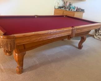 BRUNSWICK GREENBRIAR II 8 FT POOL TABLE   LIKE NEW