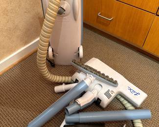 Electrolux canister vacuum