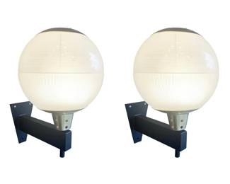 Lot 990 2pc Fidenza Vetraria wall lamps. Italian glass vintage lamp.