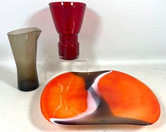 Lot 782 3pc MidCentury Modern Art Glass including Kosta Boda Madagascar centerpiece bowl and smoke glass pi