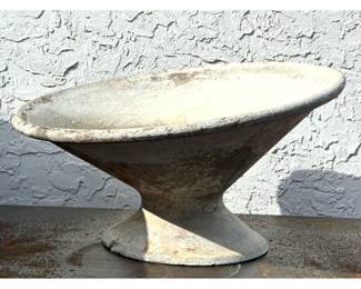 Lot 1233 WILLIE GUHL Corseted Form Footed Planter. ETERNIT, French. Tilted profile planter.