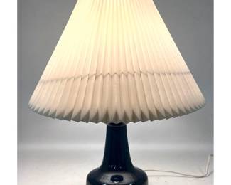 Lot 811 40s Vintage Danish Modern Gunnar BiilmannPetersen Le Klint Blue Glazed Ceramic Table Lamp with Whit
