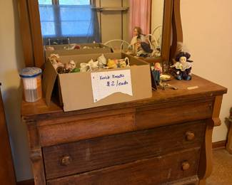 Vintage dresser
