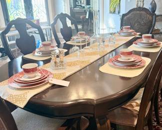 ASHLEY FURNITURE DINING SET 8 CHAIRS + 2 LEAVES