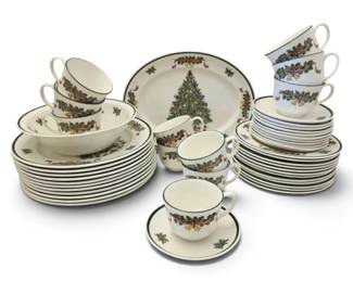 Johnson Bros. England Victorian Christmas Dishware Set 40 Pieces