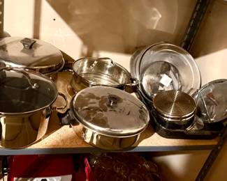 Set of pots & pans