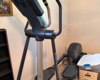 Elliptical exercise machine