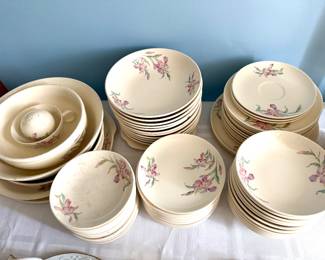 Set of ballerina dishes