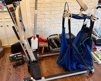Invacare Reliant 450 Electric Patient Lift