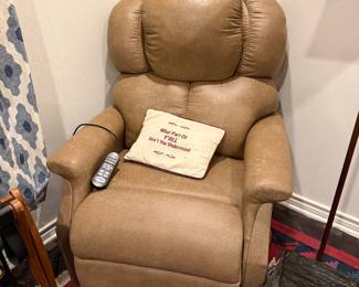 Recliner/Lift Chair