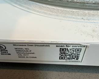 F65 - $50. Black & Decker 19" Microwave. Model EM925AZE-P. Has one small dent in the chrome trim - very clean. 
