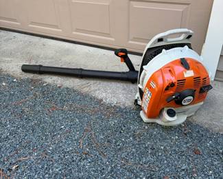 F42 - $225. Stihl BR 350 Backpack Leaf Blower. Pulls and sounds like it will start. 