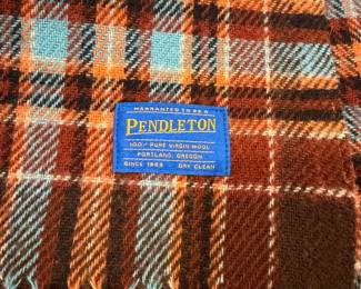 F77 - $70. Pendleton Wool Throw - like new condition!