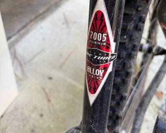 F41 - $75. Schwinn Mesa GSX a vintage, lightweight 7005 aluminum hardtail mountain bike. 17" 