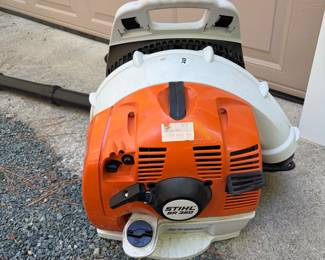 F42 - $225. Stihl BR 350 Backpack Leaf Blower. Pulls and sounds like it will start. 