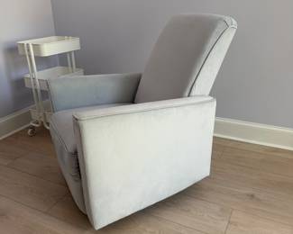 F26 - $200. Evolour Harlow Power Recliner. Measures 30" wide x 36" deep x 37.5" at the tallest point. Has USB port on the side with power buttons. Nice microfiber fabric - clean and in excellent condition. 