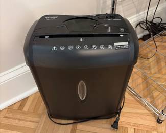 F72 - $15. Pen & Gear Paper Shredder Model WM672XA