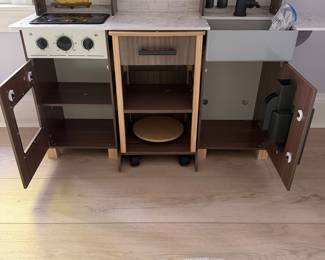 F32 - $75. KidKraft Kitchen Set. Excellent, gently used condition! Measures 44" x 41" tall. 
