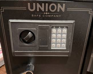 F91 - $75. Union Safe Company Floor Safe. 