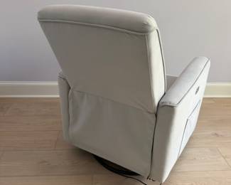 F26 - $200. Evolour Harlow Power Recliner. Measures 30" wide x 36" deep x 37.5" at the tallest point. Has USB port on the side with power buttons. Nice microfiber fabric - clean and in excellent condition. 