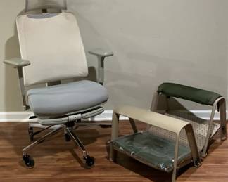 Neutral Ergonomic Chair Roumo Leg Rests