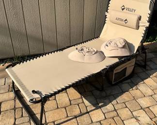 Villey Folding Chaise Lounge