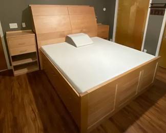 Pricinsky Custom King Bed And Matching Nightstands