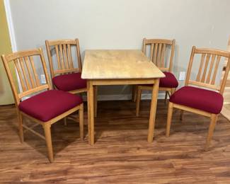 Rustic Country Kitchen Table Cushioned Chairs