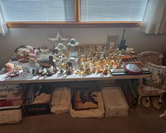Boyds bears, bedding, etc