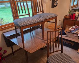 Keller Mid-Century table and 4 chairs (CLEAN!)
