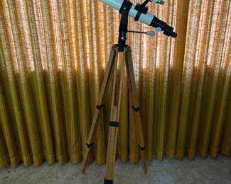 Sans  Streiffe Model 601 astronomical refractor telescope