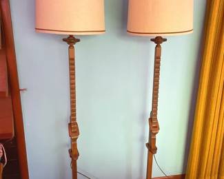 Covetable Frances Elkin Tell City Adjustable Mahogany Floor Lamp Pair
