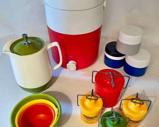 Mod Plastic Picnicware