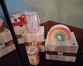 New Scentsy warmers and tons of wax!