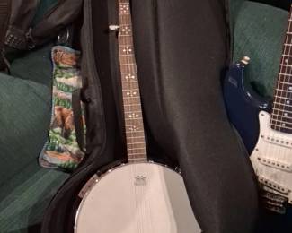 Learn to pick on this great banjo!