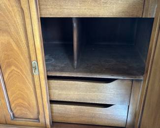 Armoire storage 