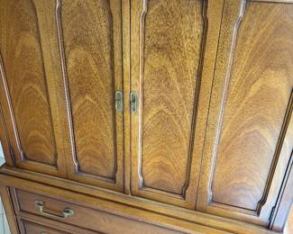 Mcm Drexel armoire 