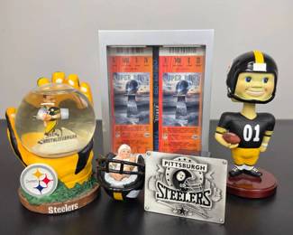 Lot 056 Lot 56 Pittsburgh Steelers Collectible Memorabilia Set Including Ben Roethlisberger Snow