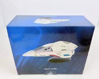 S Lot #103 - STAR TREK EAGLEMOSS THE HERO COLLECTOR- Delta Flyer with magazine #SSSUK624