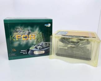 S Lot #117 - Dragon Armor KFOR Challenger 2 Scots DG Tank W/Upgrade Armor 1/72 60185
