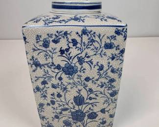 Lot 062 Lot 62 Blue and White Floral Square Ceramic Ginger Jar with Crackle Glaze and Lid Chinoi