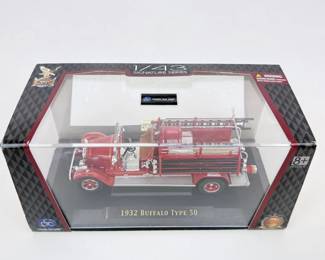 S Lot #125 - Road Signature 43005 1932 Buffalo Type 50 Fire Engine Red 1/43 Diecast Car Model 6.5”x 2.5”