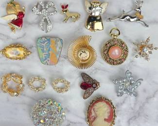 Lot 183 L Lot 183 Mixed Vintage Fashion Jewelry Brooches Collection Gold Tone Rhinestone Cameo E