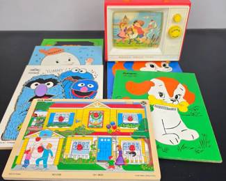 Lot 054 Lot 54 Vintage FisherPrice Toy TV with Childrens Puzzles