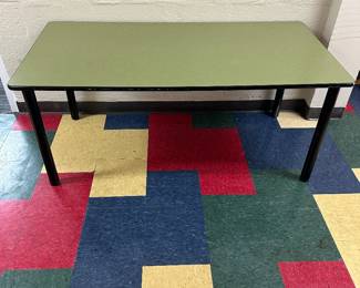 16 Tables 60" x 30" x 26"