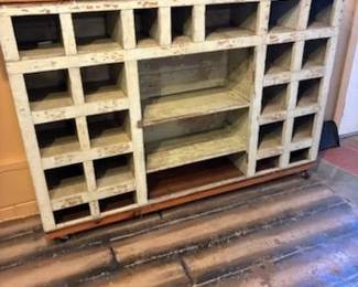 Rustic looking Store Displayer