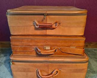 Set of Three Hartmann Leather Suitcases PES