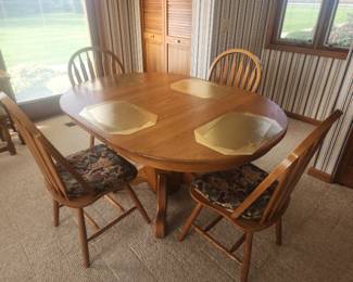 Dining table and 4 chairs