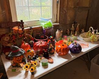 Estate Lot of Seasonal Holiday Decor fifth image